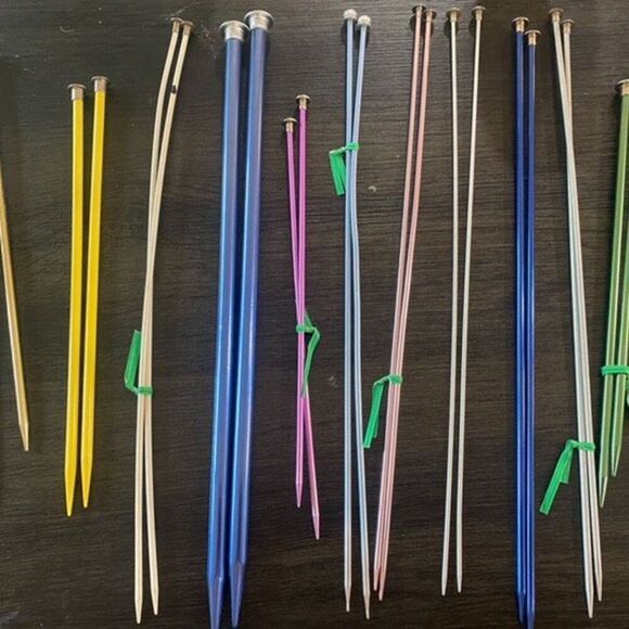Vintage set of 10 knitting needles and 3 random singular ones - Picture 1 of 5